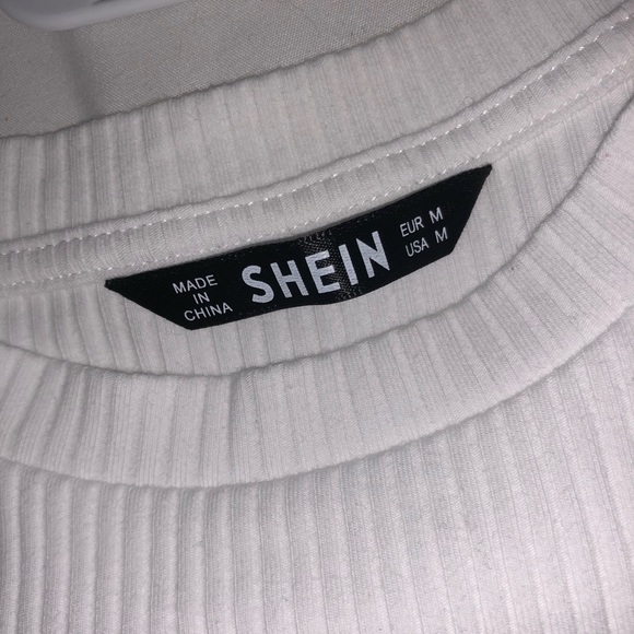 Butterfly Crop Top 🦋 - Picture 2 of 2